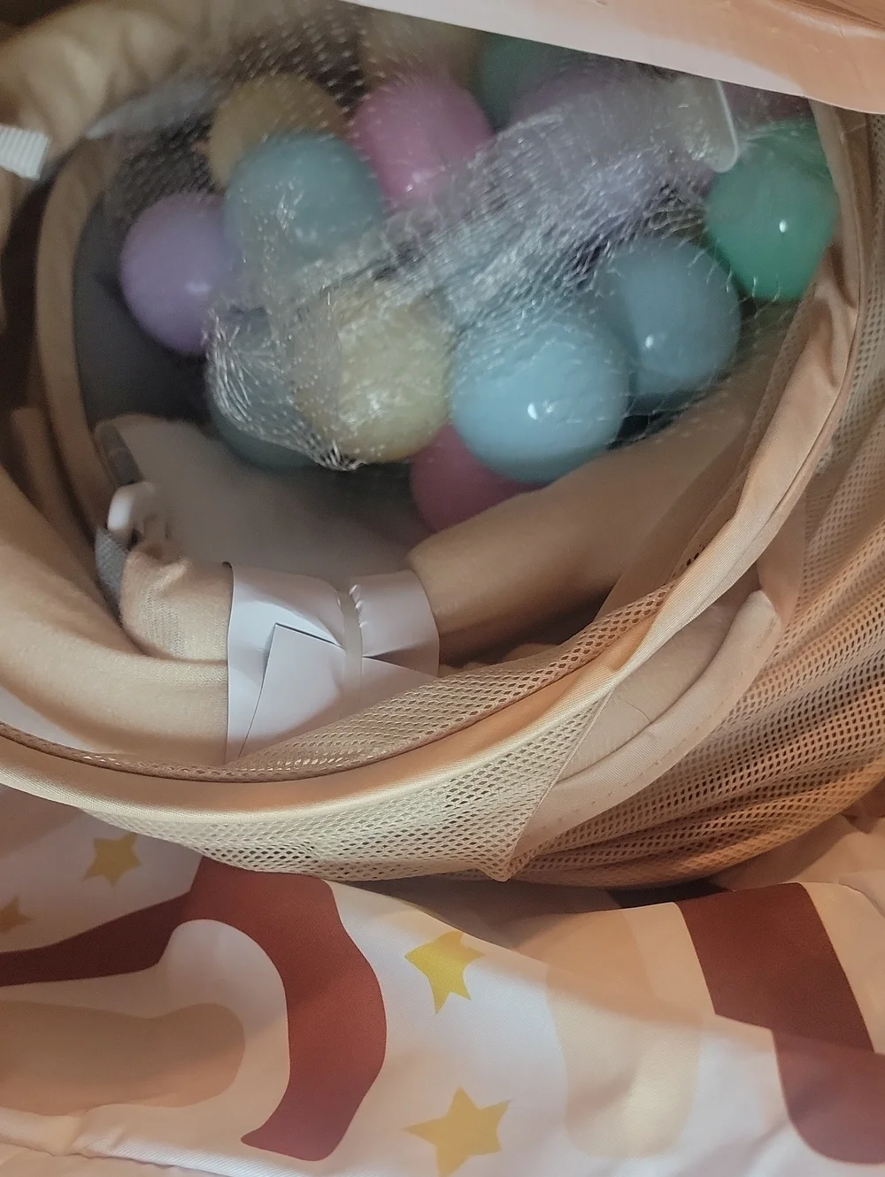 NIB Neutral Rainbow Baby Play Mat & Ball Pit. 30 Balls Included. Never Used.